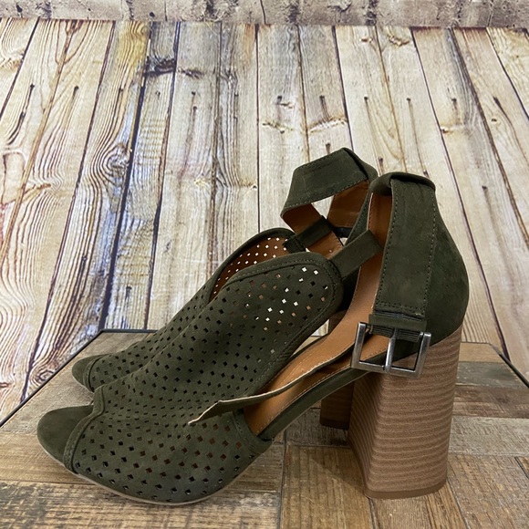 Universal Thread Shoes - Universal Thread olive open toe suede heal 11 Wide